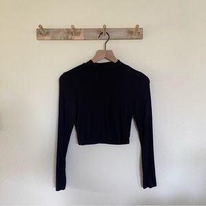 Long sleeve cropped top